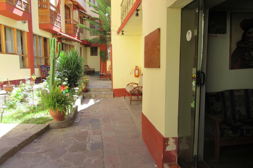 Hospedaje Kamila Bed and Breakfast Cuzco Esterno foto