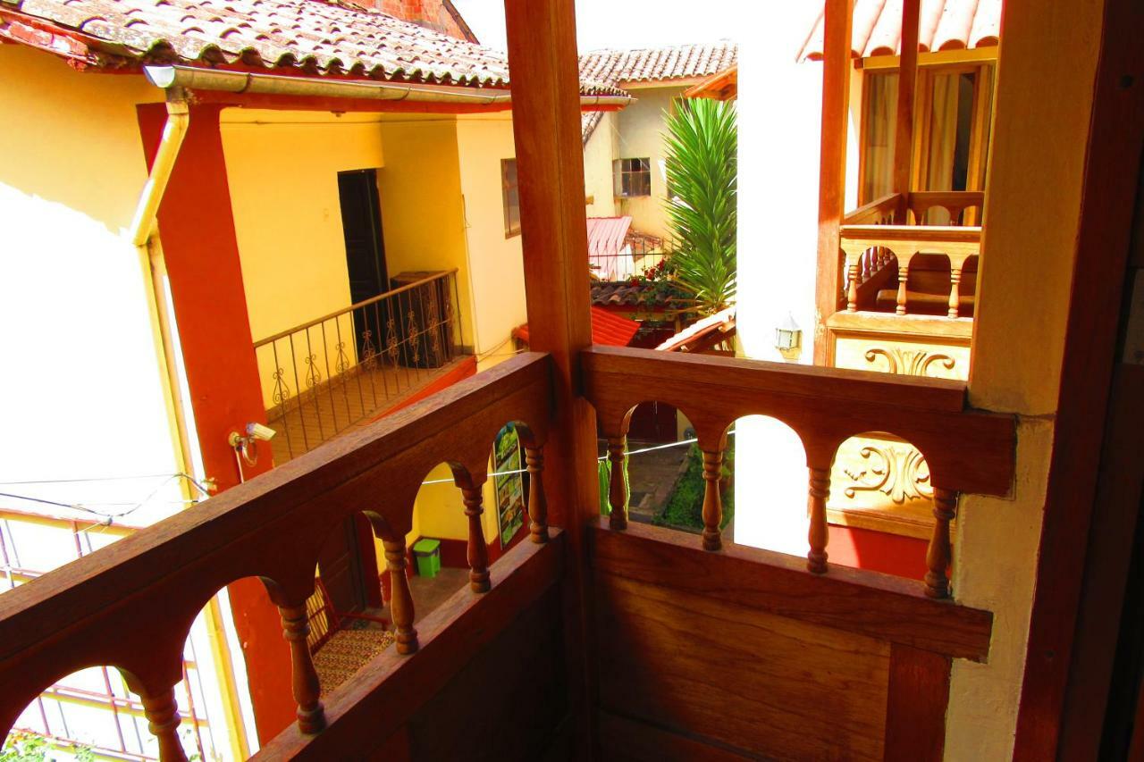 Hospedaje Kamila Bed and Breakfast Cuzco Esterno foto